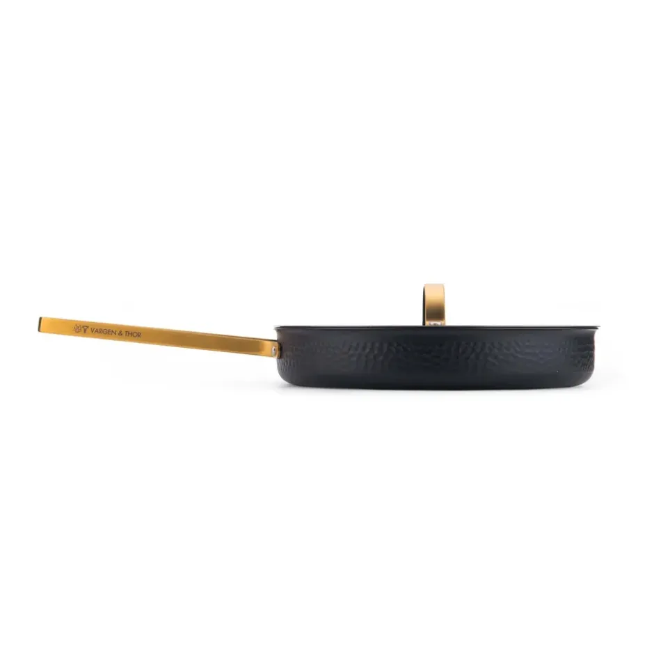 Arvet hamrad svart traktörpanna med lock, Modell X2, Ø28 cm