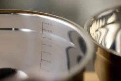Blandningsskål med silikonbotten latte, 5 liter