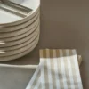 Bold Stripe pappersservett, Vit-beige, 15‑pack, 33×40 cm