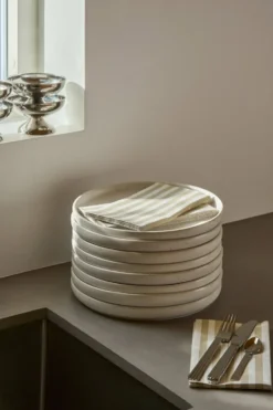 Bold Stripe pappersservett, Vit-beige, 15‑pack, 33×40 cm
