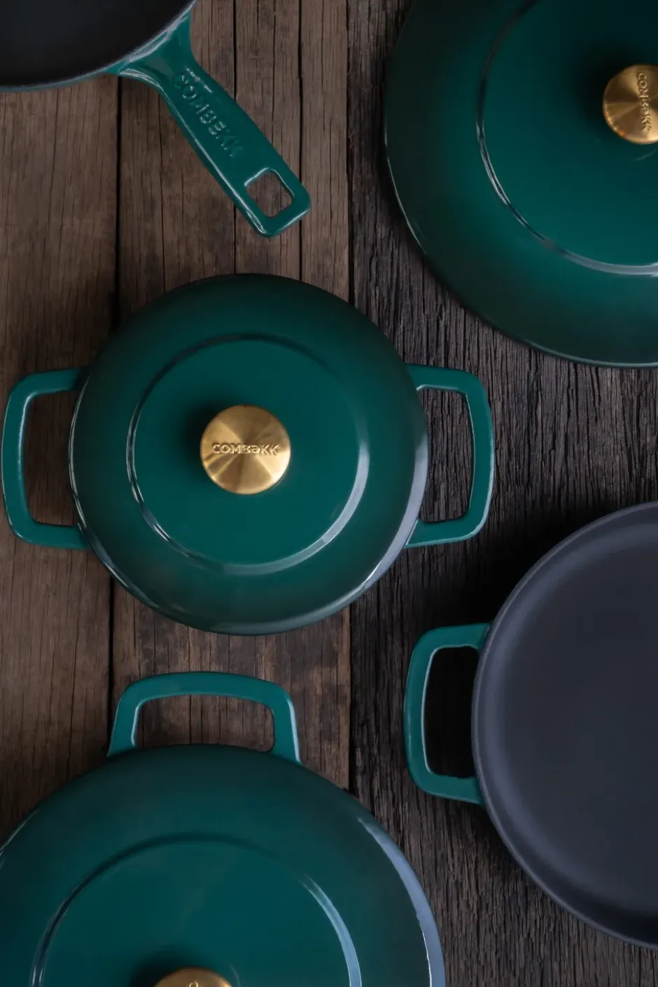 Combekk Enameled gjutjärnsgryta Ø32 cm, Holly Green-gold knob