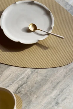 Corduroy bordstablett curve L, Lemon Sorbet
