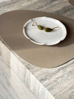 Corduroy bordstablett curve L, Clay Brown