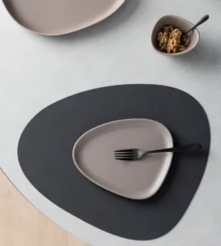 Curve Stoneware assiett 19x22 cm, Warm Grey
