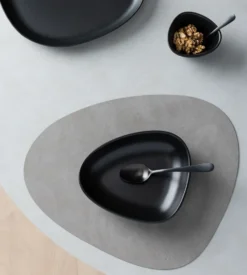 Curve Stoneware djup tallrik 19x22 cm, Black