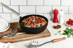 De Buyer B Bois spaghettislev med trähandtag, Rostfritt stål