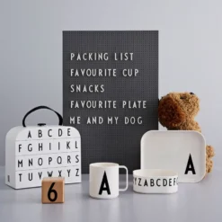 Design Letters barnservis set, D
