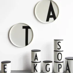 Design Letters tallrik, S