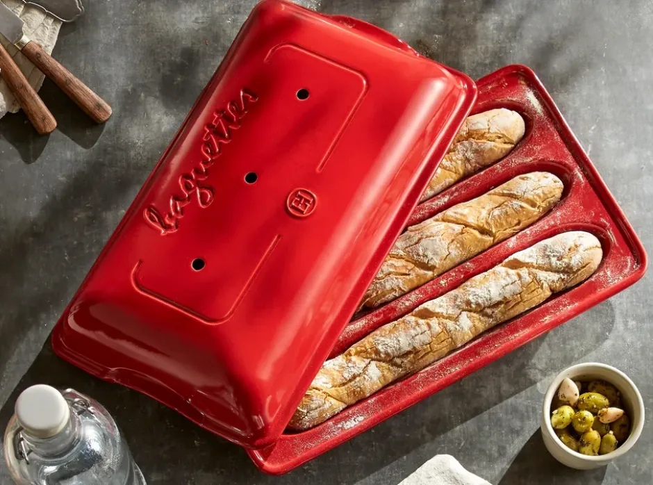 Emile Henry baguetteform, Röd