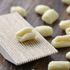 Eppicotispai gnocchi paddel, Bokträ