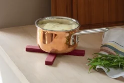 Eva Solo magnetiskt grytunderlägg, Ruby