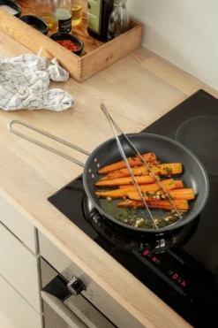 Eva Trio matpincett, Rostfritt stål