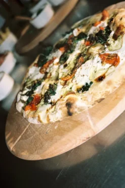 Grand Cru pizzabräda och pizzaskärare, Bok, Ø35 cm