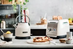 KitchenAid vattenkokare 1,25 L, Almond cream