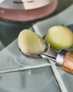 Melon skopa, Natur