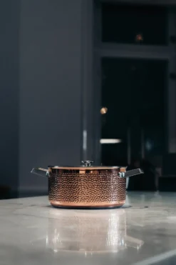Mjölner hamrad koppargryta med lock, Miranda, 4 L