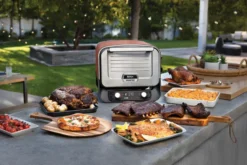 Ninja Woodfire elektrisk ugn- och smoker OO101EU, Brun
