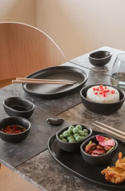 Nordic kitchen oval tallrik 18,5x26 cm, Svart