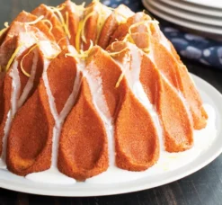Nordic Ware crown bundt bakform, 2,4 L