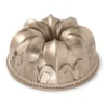 Nordic Ware Fleur De Lis Bundt bakform, 2,4 L