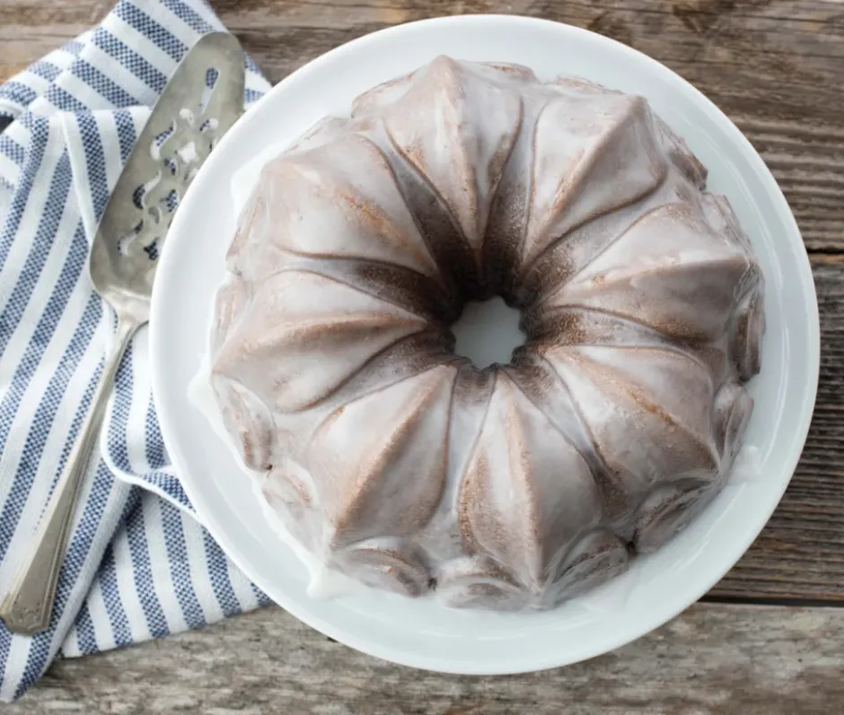 Nordic Ware Fleur De Lis Bundt bakform, 2,4 L