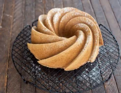 Nordic Ware heritage bundt bakform guld, 2,4 L