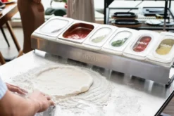 Ooni pizza påläggsstation, Stainless steel