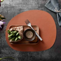 Raw bordstablett läder, Cinnamon brown buffalo