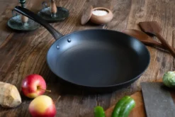 Satake stekpanna i lättviktsgjutjärn keramisk, 30 cm