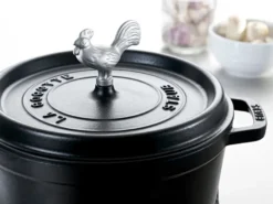 Staub knopp i metall, Kyckling