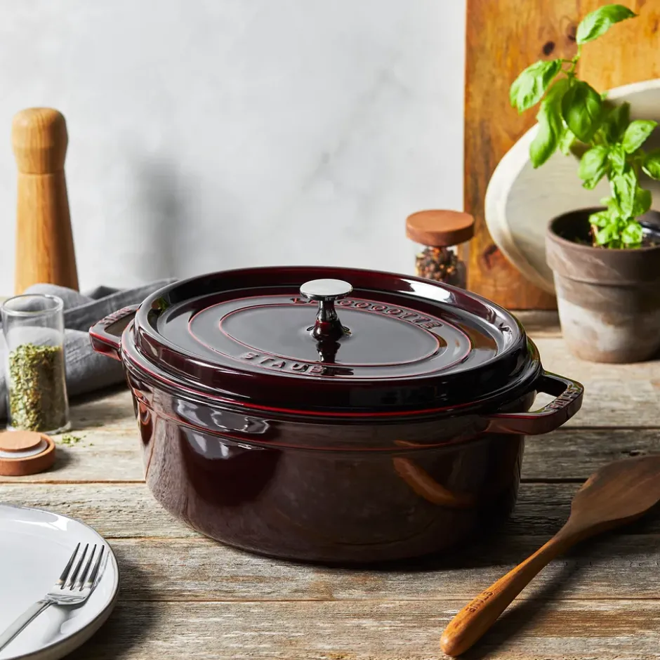 Staub La Cocotte oval gryta gjutjärn 5,5 L, Grenadinröd