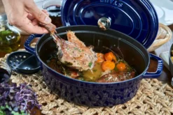 Staub La Cocotte oval gryta gjutjärn 5,5 L, Mörkblå