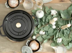Staub La Cocotte rund gryta gjutjärn 2,2 L, Svart