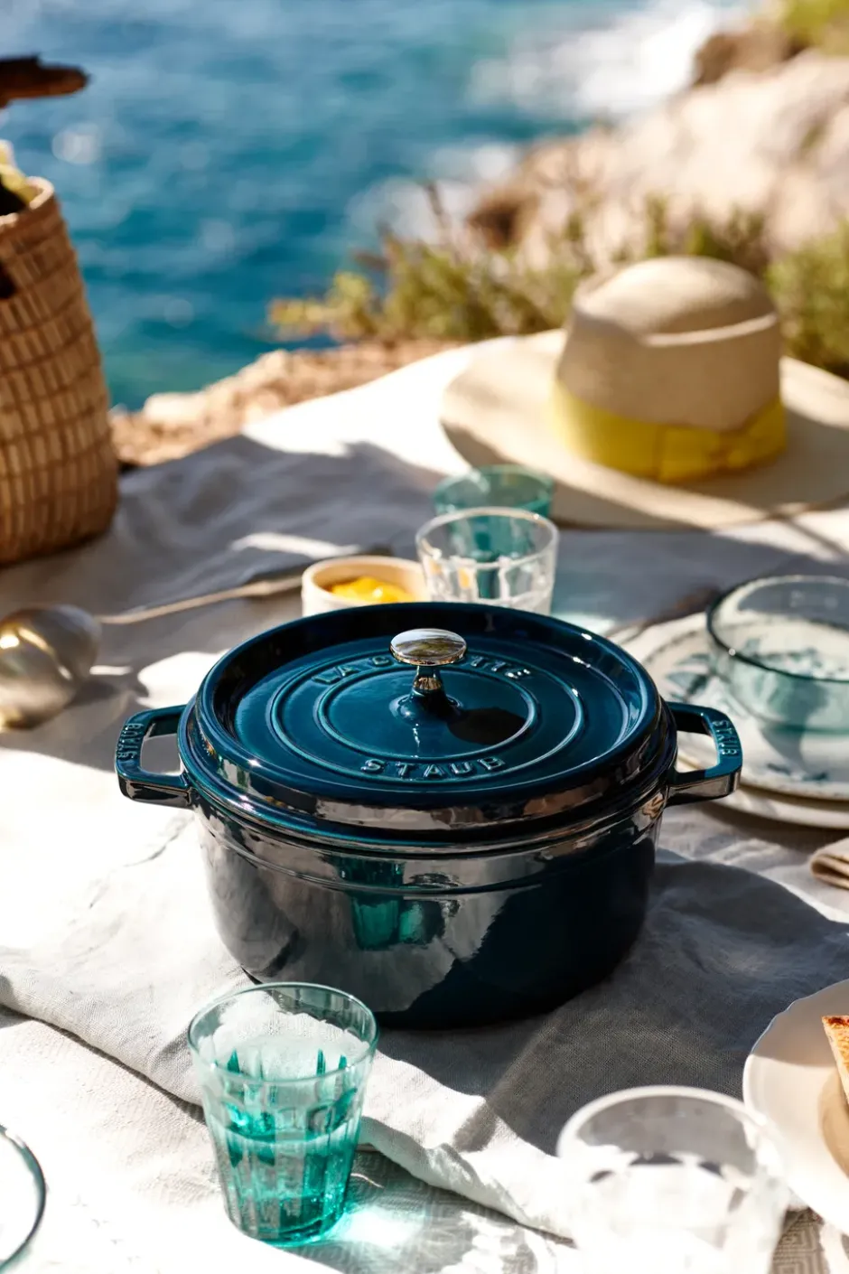 Staub La Cocotte rund gryta gjutjärn 2,2 L, La Mer