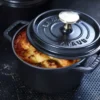 Staub La Cocotte rund gryta gjutjärn 0,8 L, Svart