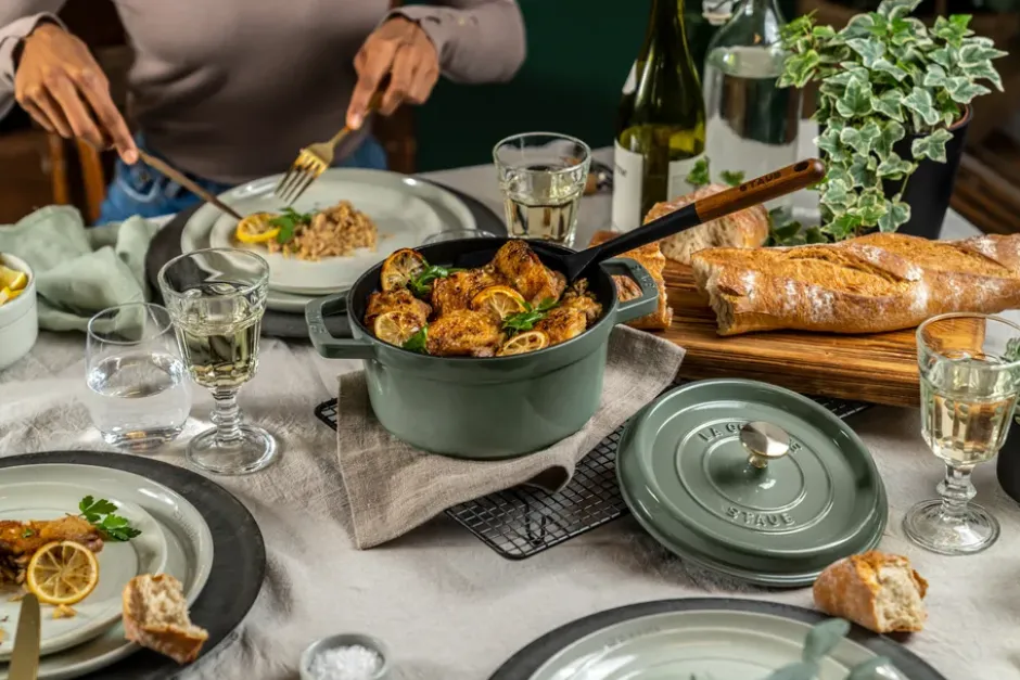 Staub La Cocotte rund gryta gjutjärn 3,8 L, Eukalyptus
