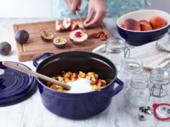 Staub La Cocotte rund gryta gjutjärn 2,6 L, Mörkblå