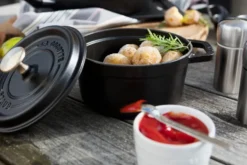 Staub La Cocotte rund gryta gjutjärn 1,2 L, Svart