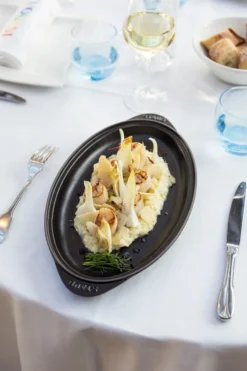 Staub oval fiskform i gjutjärn, svart