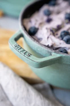 Staub rund gryta i gjutjärn 3,8 l, Salvia