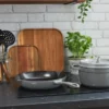 Staub stekpanna gjutjärn med hällpip Ø26 cm, Grafitgrå