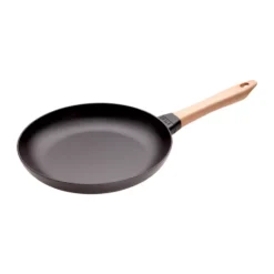 Staub stekpanna gjutjärn svart ljust trähandtag, Ø28 cm