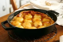 Staub traktörpanna gjutjärn 2 handtag svart, Ø26 cm