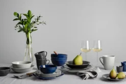 Swedish Grace tallrik Ø24 cm, Dimma (grå)
