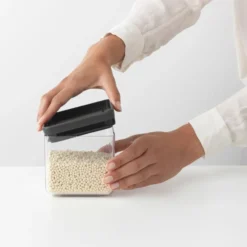 TASTY+ fyrkantig förvaringsburk 0,7 L, Mörkgrå