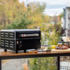 Traeger Ranger pelletsgrill, Svart