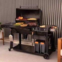 Traeger Woodridge pelletsgrill, Pro, svart, 69x119 cm