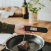 Trina Termometer 2-i-1 sticka och termometer, Svart