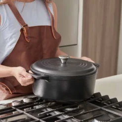 Victoria gryta gjutjärn pre-seasoned, 6,6 L